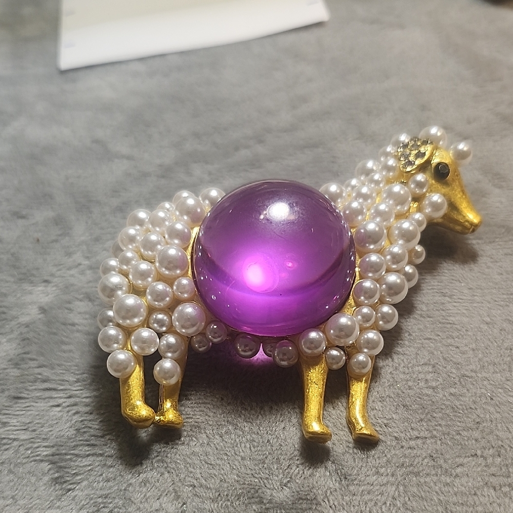 Brooch